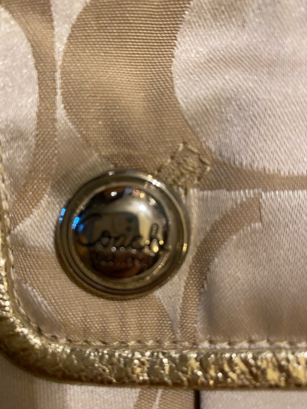 Coach Beige Signature Jacquard Shoulder Bag with Gold Trim - Picture 2 of 11